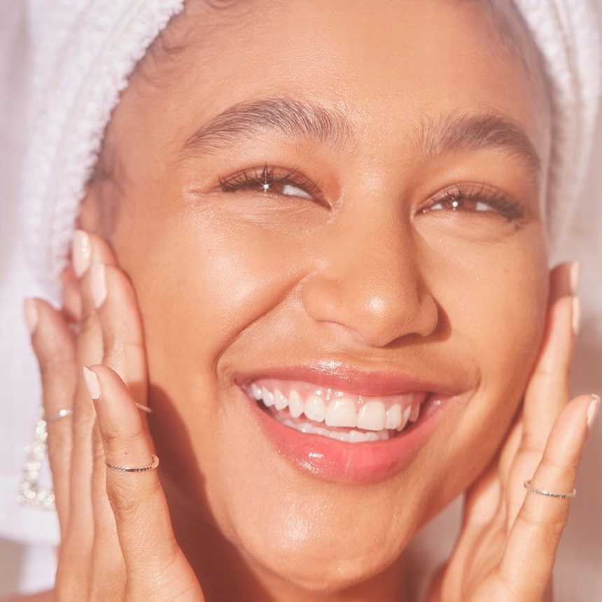  How To Use A Cleaning Oil In Your Pores and skin Care Routine