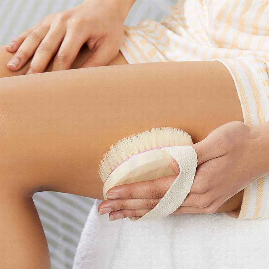  What’s Dry Brushing and Does it Actually Work?