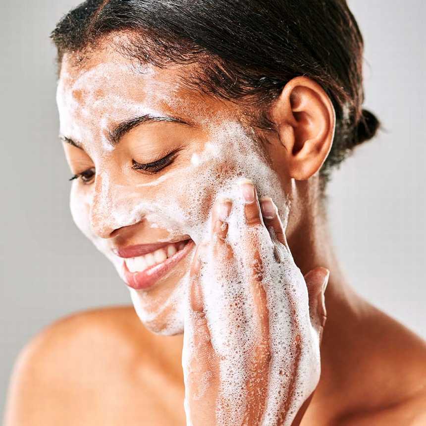  8 Face Cleanser Hacks for Cleaner Pores and skin