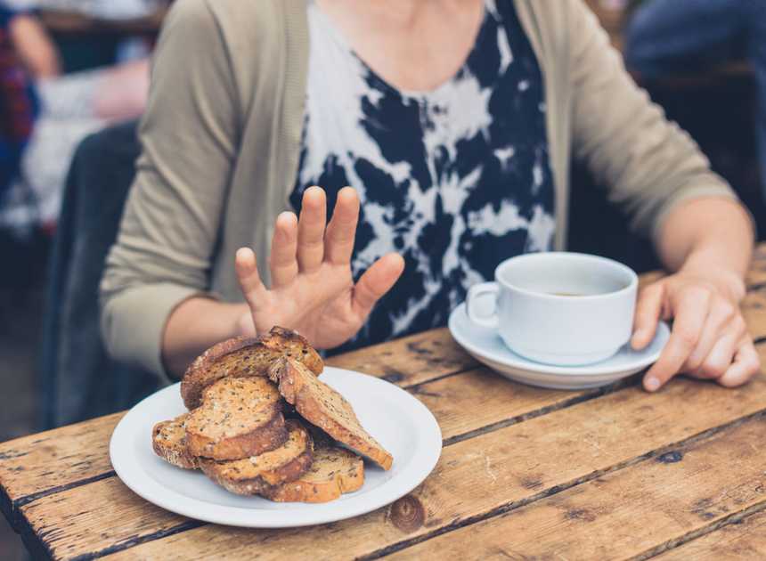  The Incorrect Quantity of Carbs to Eat Each Day, Says Dietitian