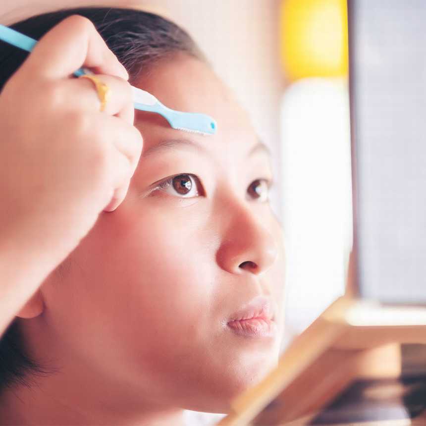  Tips on how to Use an Eyebrow Razor