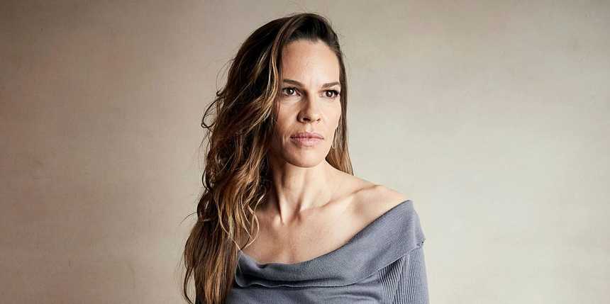  Hilary Swank Is Again